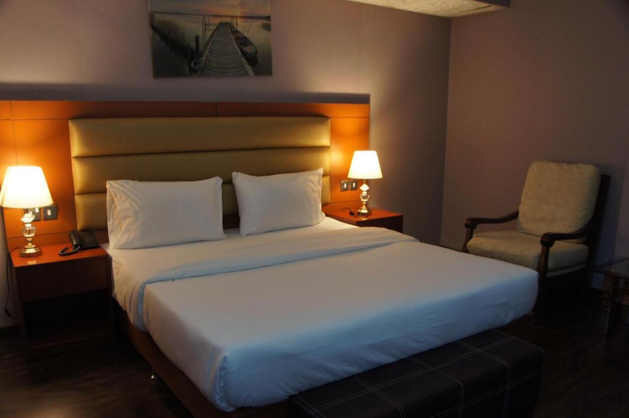 Three 888 Hotel Dubai Exterior photo