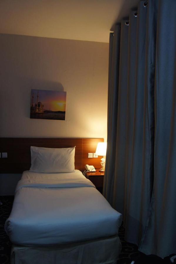 Three 888 Hotel Dubai Exterior photo